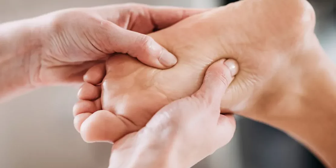 Mal aux genoux : et si tout venait de vos pieds ?